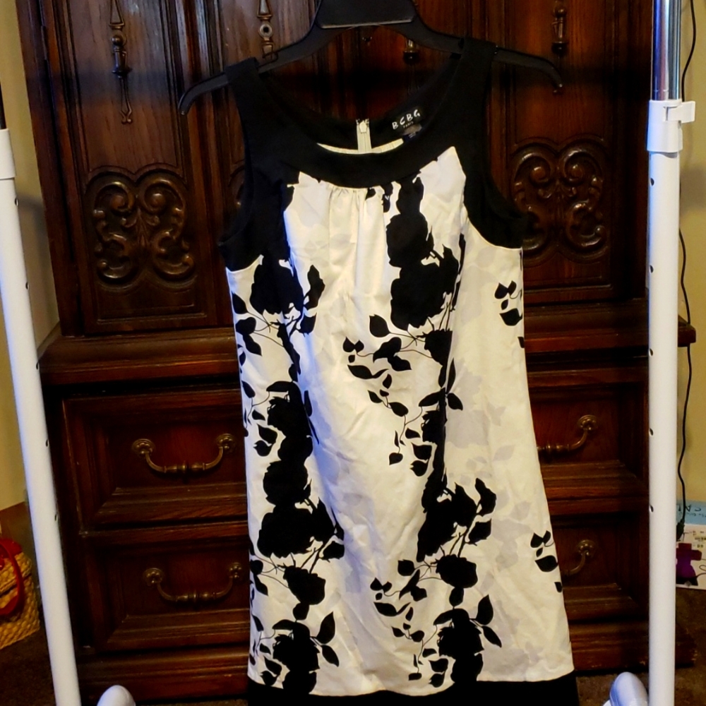 BCBG DRESS SIZE 4
